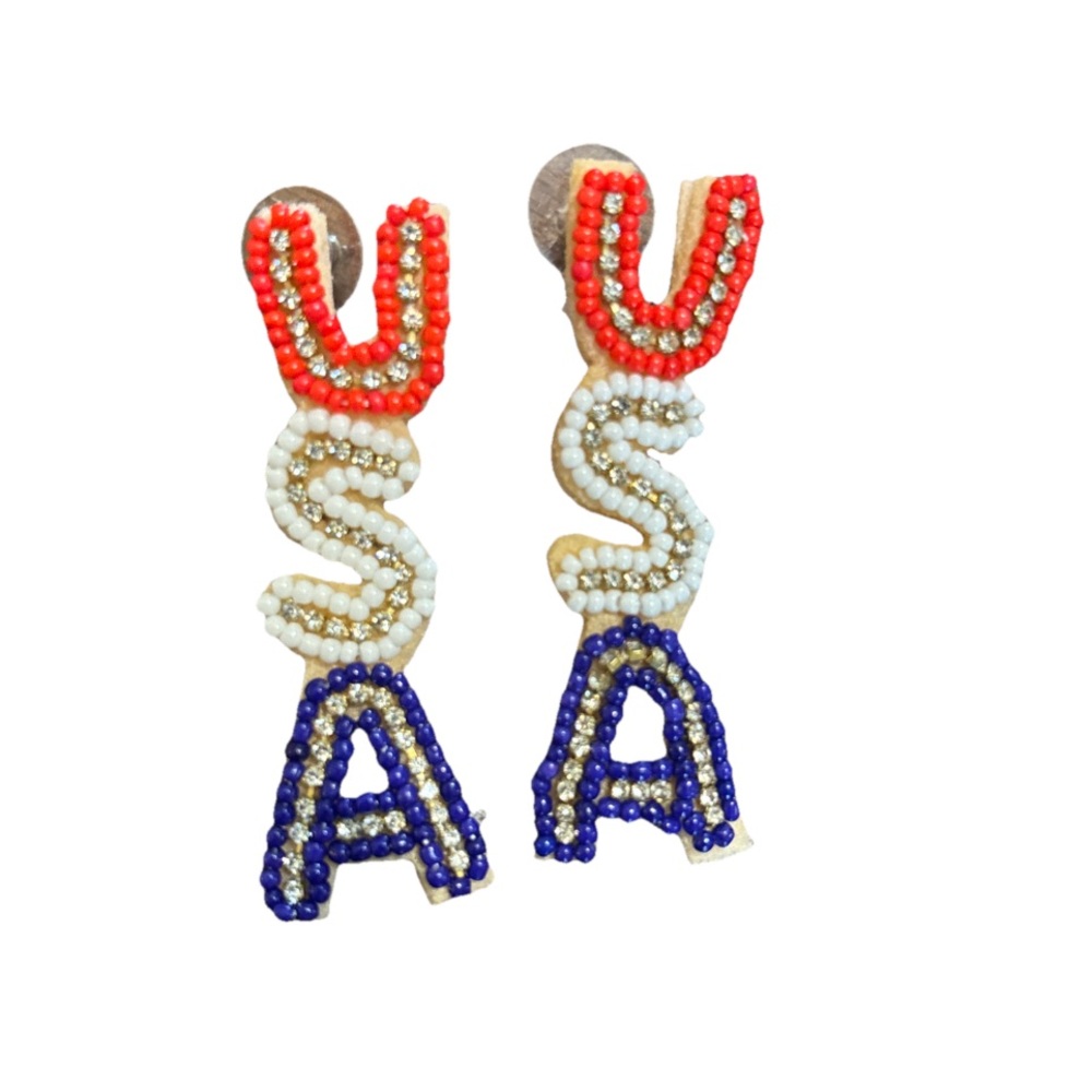NWT Red, White, and Blue Beaded USA Earrings